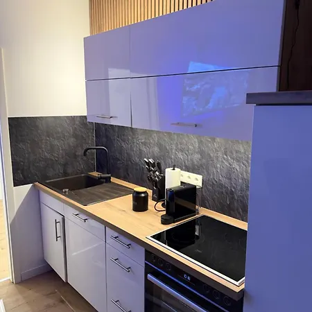 Living 2 - Modern & Zentral Γκόσλαρ