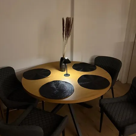 Living 2 - Modern & Zentral Апартаменты *