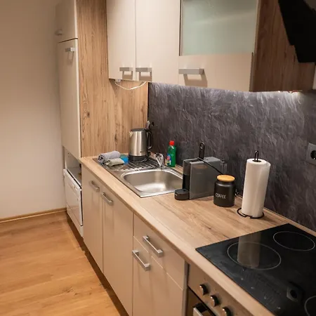 Living 2 - Modern & Zentral Apartament *
